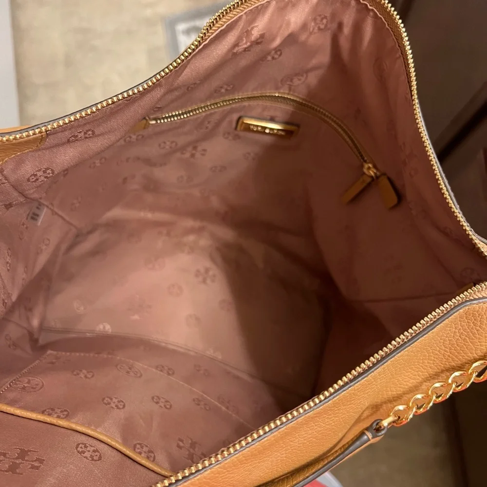 Tory Burch Pebbled Leather Hobo Tote - Picture 4 of 9